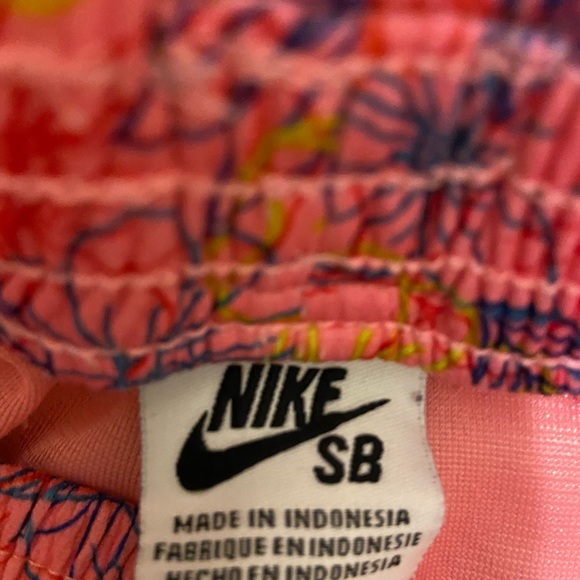 Nike shorts - Picture 4 of 4